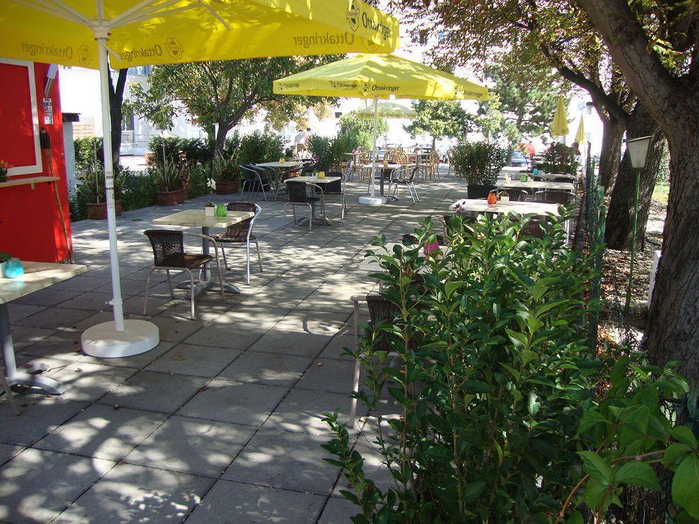 Lenas Donau Hotel Vienna Exterior photo